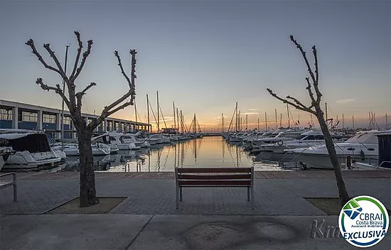 REFURBISHED APARTMENT WITH SEA VIEW & TOURIST LICENSE