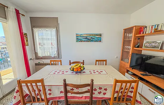 Cosy 2-bedroom apartment with terrace — Roses (Santa Margarita)