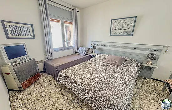 Cosy 2-bedroom apartment with terrace — Roses (Santa Margarita)
