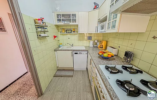 Cosy 2-bedroom apartment with terrace — Roses (Santa Margarita)