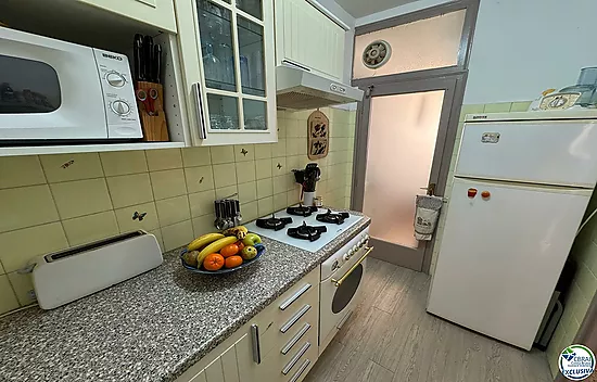 Cosy 2-bedroom apartment with terrace — Roses (Santa Margarita)