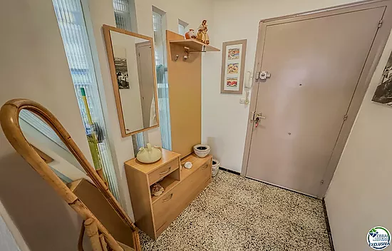 Cosy 2-bedroom apartment with terrace — Roses (Santa Margarita)