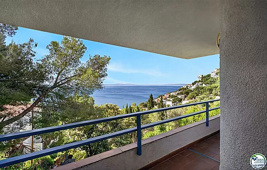 VILLA CON VISTAS AL MAR EN CANYELLES: PRIVACIDAD, LUZ NATURAL Y EL MEDITERRÁNEO COMO PROTAGONISTA