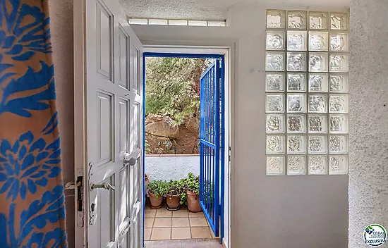 VILLA CON VISTAS AL MAR EN CANYELLES: PRIVACIDAD, LUZ NATURAL Y EL MEDITERRÁNEO COMO PROTAGONISTA