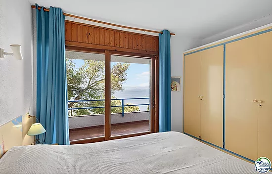 VILLA CON VISTAS AL MAR EN CANYELLES: PRIVACIDAD, LUZ NATURAL Y EL MEDITERRÁNEO COMO PROTAGONISTA