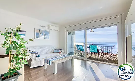 Appartement entièrement rénové avec vue sur la mer au 2ᵉ quai de Roses