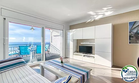 Appartement entièrement rénové avec vue sur la mer au 2ᵉ quai de Roses