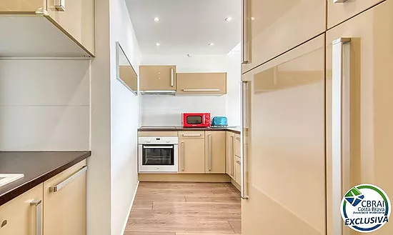 Appartement entièrement rénové avec vue sur la mer au 2ᵉ quai de Roses