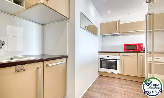 Appartement entièrement rénové avec vue sur la mer au 2ᵉ quai de Roses