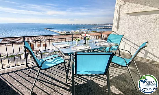 Appartement entièrement rénové avec vue sur la mer au 2ᵉ quai de Roses