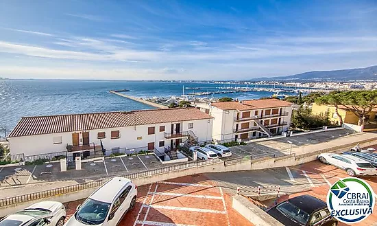 Appartement entièrement rénové avec vue sur la mer au 2ᵉ quai de Roses