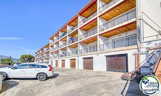 Appartement entièrement rénové avec vue sur la mer au 2ᵉ quai de Roses