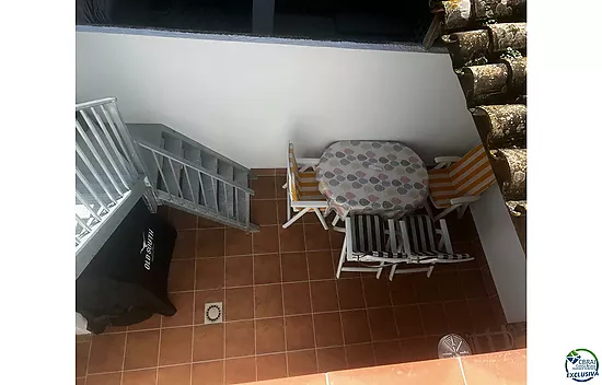 Empuriabrava, petite maison de vacances à vendre en plein centre-ville, à seulement 800 m de la plag