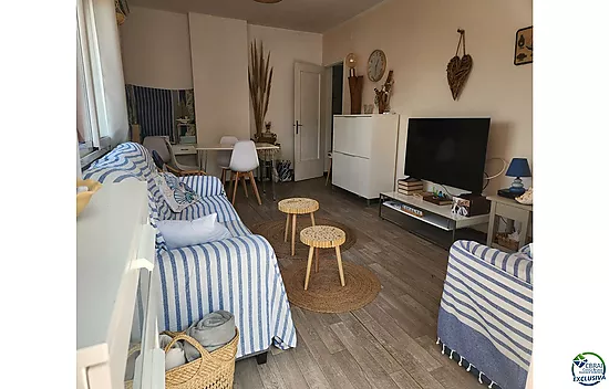 Appartement de vacances de bon goût, d'une superficie de 85 m², avec un grand balcon, situé en plein