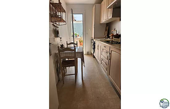 Appartement de vacances de bon goût, d'une superficie de 85 m², avec un grand balcon, situé en plein