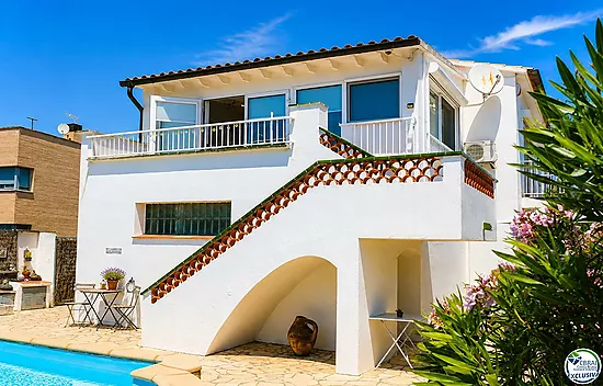 Maison très bien entretenue et très bien située à La Garriga, à Roses.