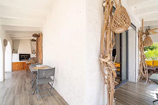 Stunning renovated house with pool in Empuriabrava