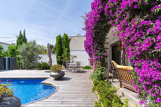 Stunning renovated house with pool in Empuriabrava