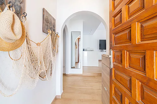 Stunning renovated house with pool in Empuriabrava