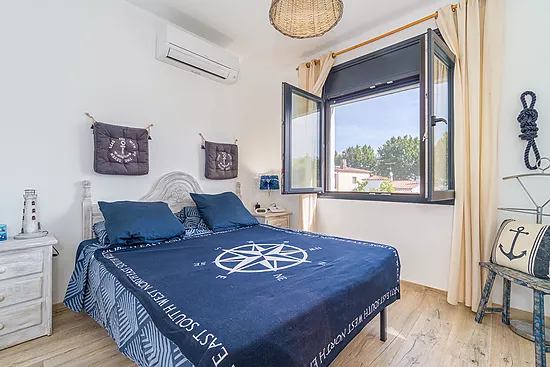 Stunning renovated house with pool in Empuriabrava