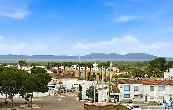 Ático de 61 m2, con 60 m2 de terraza-, LICENCIA TURISTICA