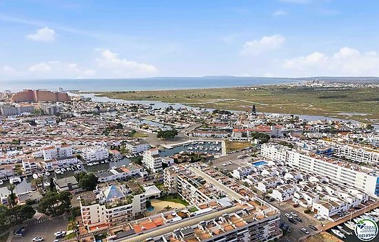 Ático de 61 m2, con 60 m2 de terraza-, LICENCIA TURISTICA