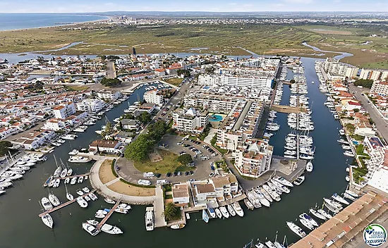 Ático de 61 m2, con 60 m2 de terraza-, LICENCIA TURISTICA