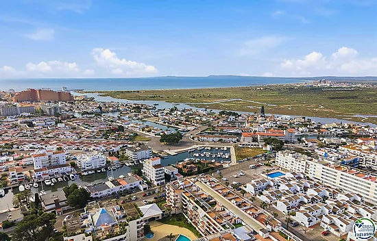 Ático de 61 m2, con 60 m2 de terraza-, LICENCIA TURISTICA