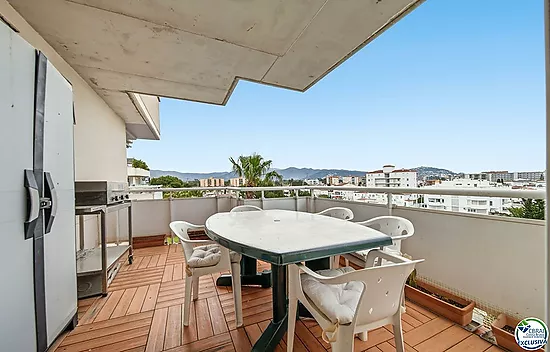 Ático de 61 m2, con 60 m2 de terraza-, LICENCIA TURISTICA