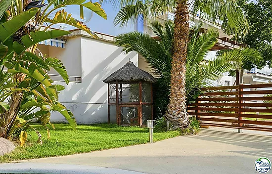 Ático de 61 m2, con 60 m2 de terraza-, LICENCIA TURISTICA