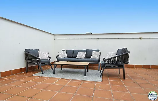 Ático de 61 m2, con 60 m2 de terraza-, LICENCIA TURISTICA