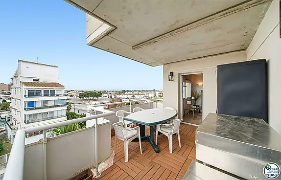 Ático de 61 m2, con 60 m2 de terraza-, LICENCIA TURISTICA