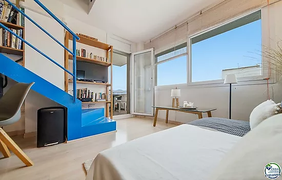 Ático de 61 m2, con 60 m2 de terraza-, LICENCIA TURISTICA