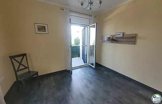 ROSES-LLOSA: Sea view apartment for sale