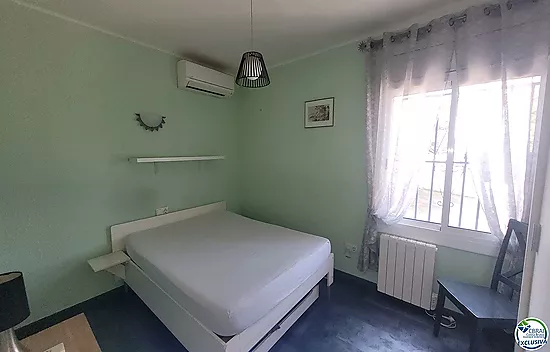 ROSES-LLOSA: Sea view apartment for sale