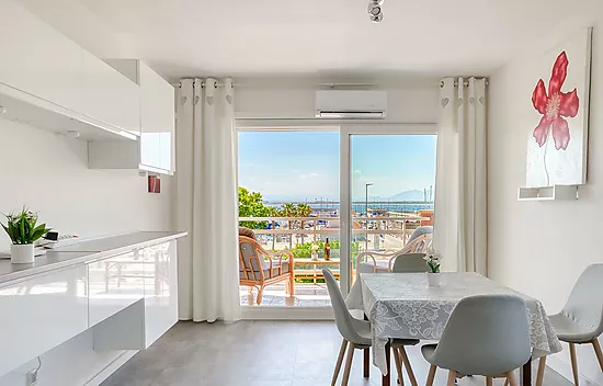Unique opportunity in the port of Roses!