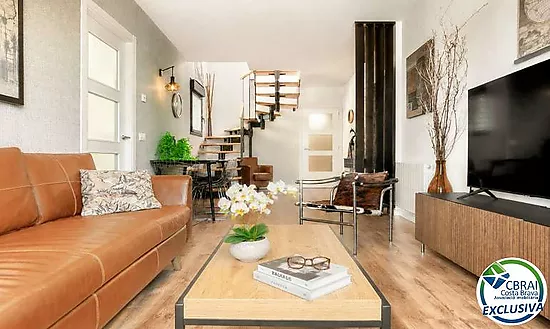 Penthouse duplex with panoramic terrace in Figueres
