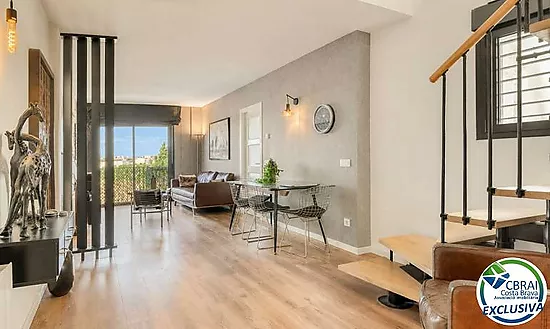 Penthouse duplex with panoramic terrace in Figueres