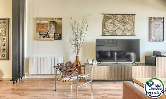 Penthouse duplex with panoramic terrace in Figueres