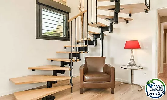 Penthouse duplex with panoramic terrace in Figueres