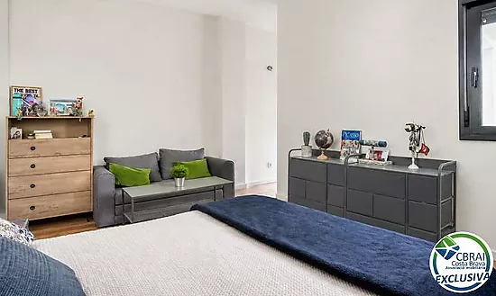 Penthouse duplex with panoramic terrace in Figueres