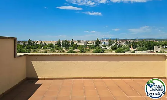 Penthouse duplex with panoramic terrace in Figueres