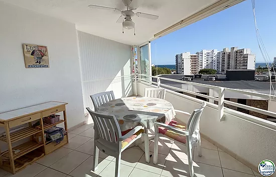 Apartment with sea views and terrace — Salatà, Roses
