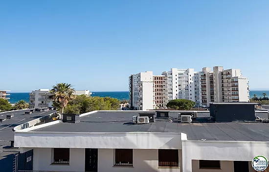 Apartment with sea views and terrace — Salatà, Roses
