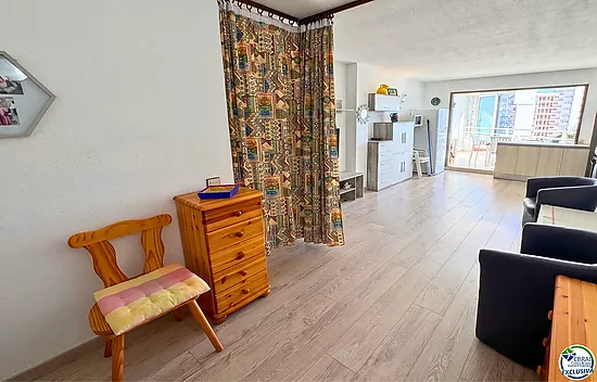 Apartment with sea views and terrace — Salatà, Roses