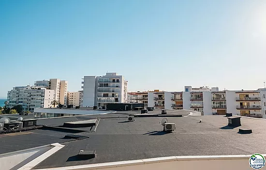 Apartment with sea views and terrace — Salatà, Roses
