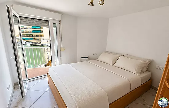 Apartment with canal views, Santa Margarita, Roses