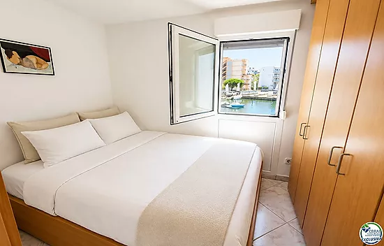 Apartment with canal views, Santa Margarita, Roses