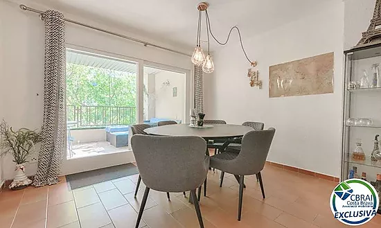Charming apartment in the center of Roses, 200 m from the beach