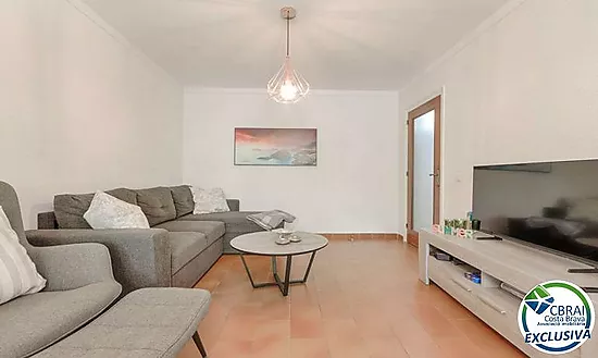 Charming apartment in the center of Roses, 200 m from the beach